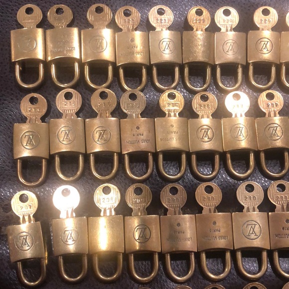 LOUIS VUITTON Lock Key 200 Series (Multiple Options) LV Lock Key AUTHENTIC HTF - Picture 14 of 17